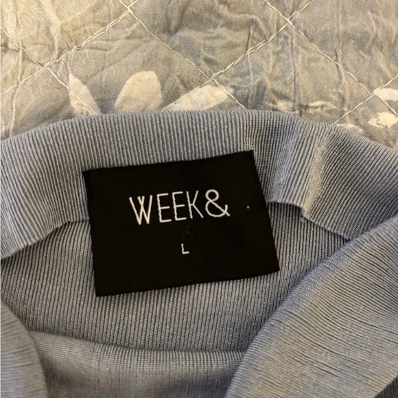 Stylish Sleeveless Blue Top by - Picture 2 of 8